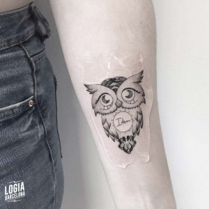 tatuaje_brazo_buho_logiabarcelona_moly_moonlight